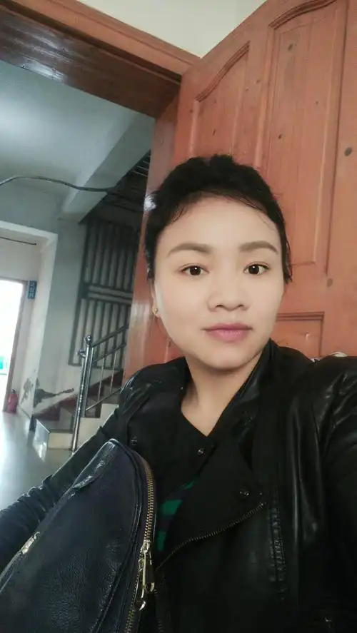 30岁离异女征婚照片(id:98495613)_广西南宁征婚交友_珍爱网