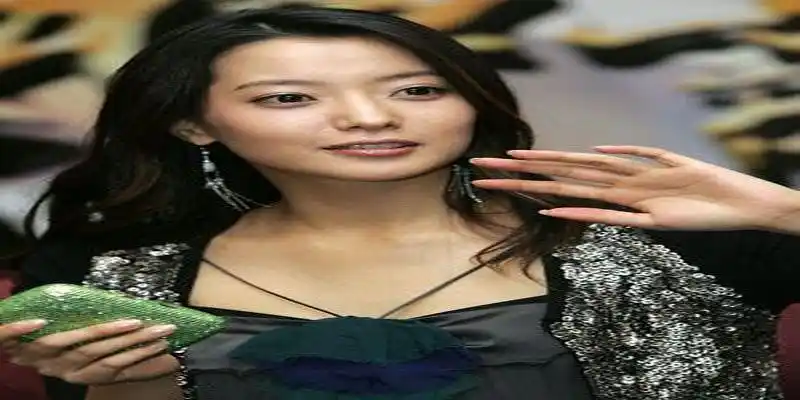 曾馨莹面相 - 梦幻算命网