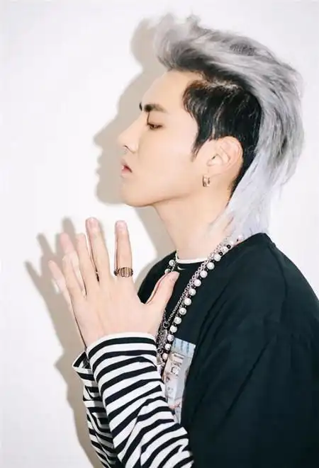 两边铲男生发型 吴亦凡帅气示范