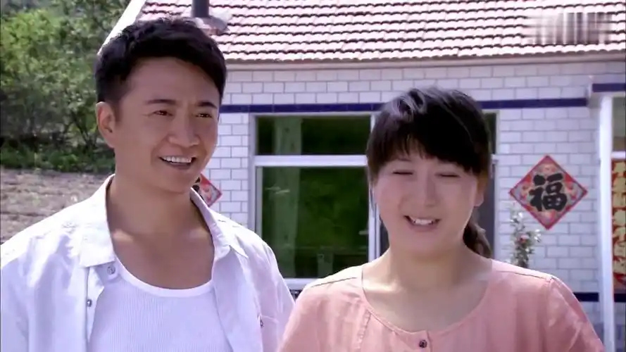 出于对孩子的怜悯,七巧决定自己收养,取名杨小爱豆腐西施杨七巧是由