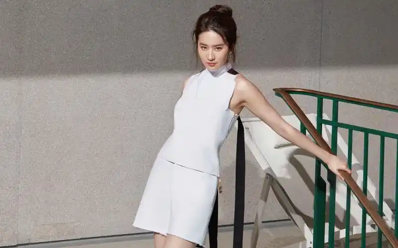 天仙攻女神刘亦菲时尚大片高清壁纸图片下载