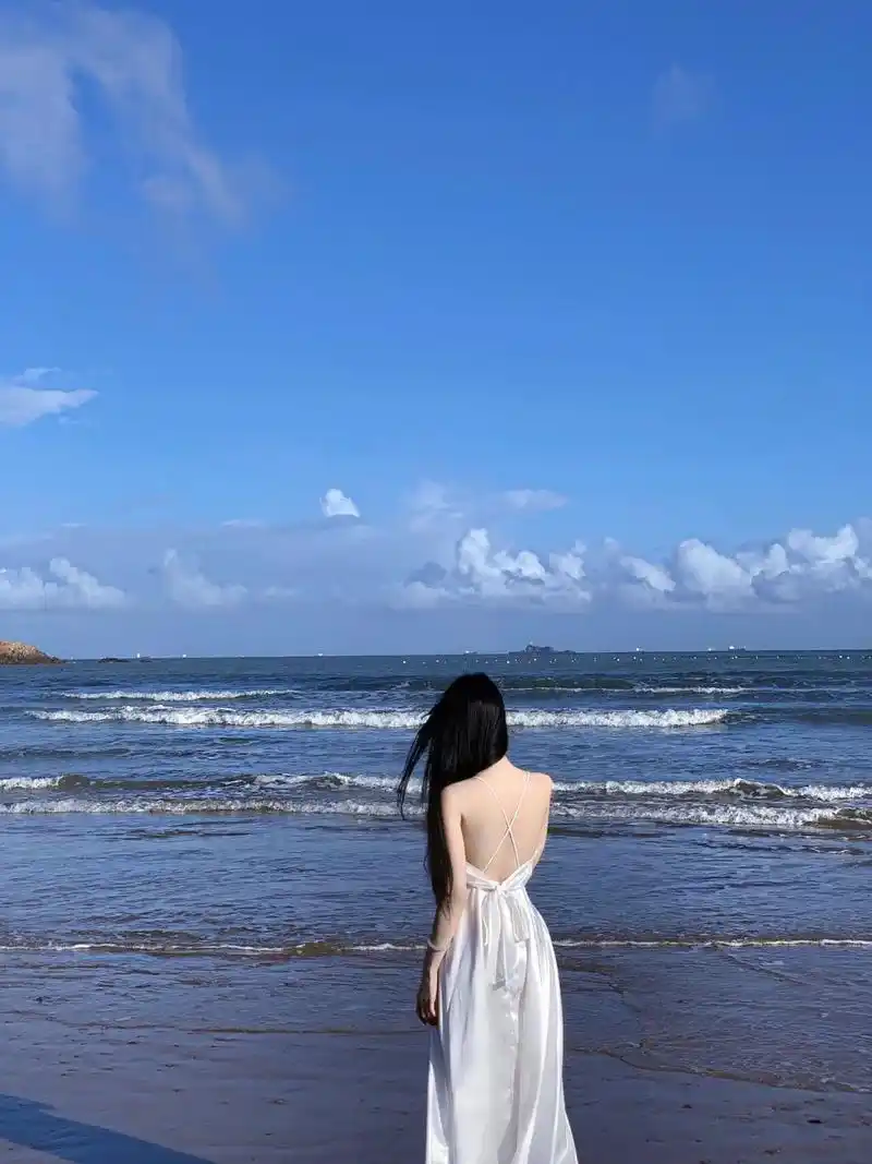 背影好看的秘诀|黑长直控 从小就是黑长直控,路上看见头发又黑又长的