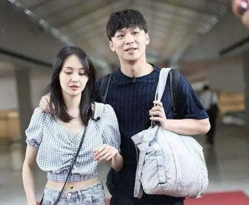 张恒又来一招狠棋原本想给郑爽火上浇油却得罪了整个娱乐圈