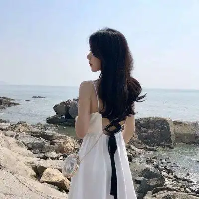 高清超仙海边性感露背女头78_女生头像_我要个性网