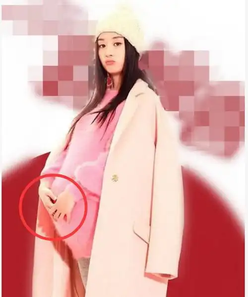 赵丽颖怀孕的大肚照曝光,嘟嘴卖萌手的位置引起热议,网友:幸福