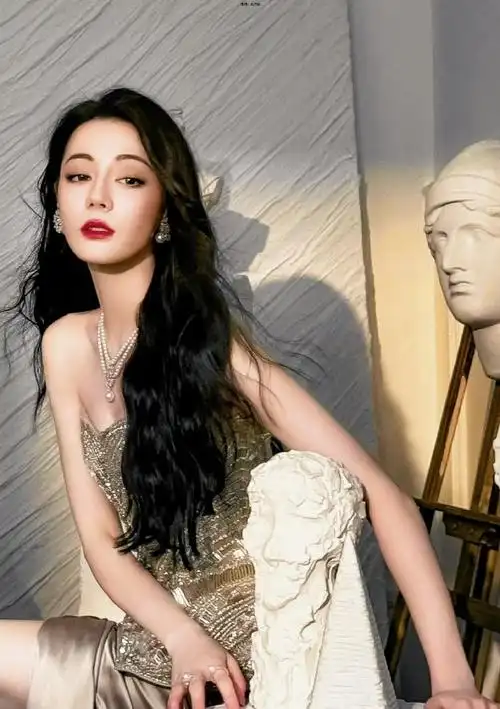 迪丽热巴十八岁就认识辛芷蕾了##迪丽热巴慕胥辞