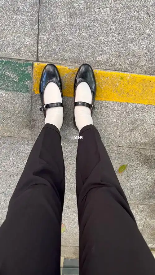 搭配白袜子也是好看的!#玛丽珍鞋 #春夏单鞋 #通勤鞋 #1688购物分享