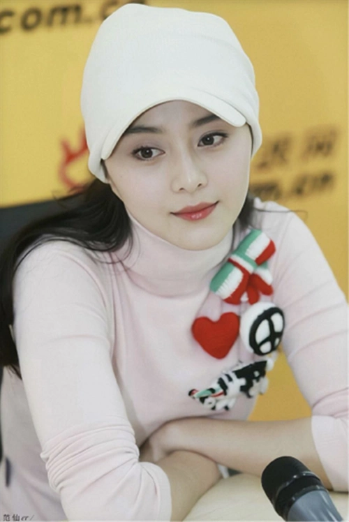 范冰冰24岁旧照曝光,满脸胶原蛋白超迷人,笑容温暖有气质_手机搜狐网