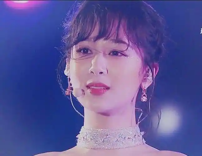 原创杨紫维权网友却都在说杨紫粉丝欠迪丽热巴一个道歉好像突然明白了