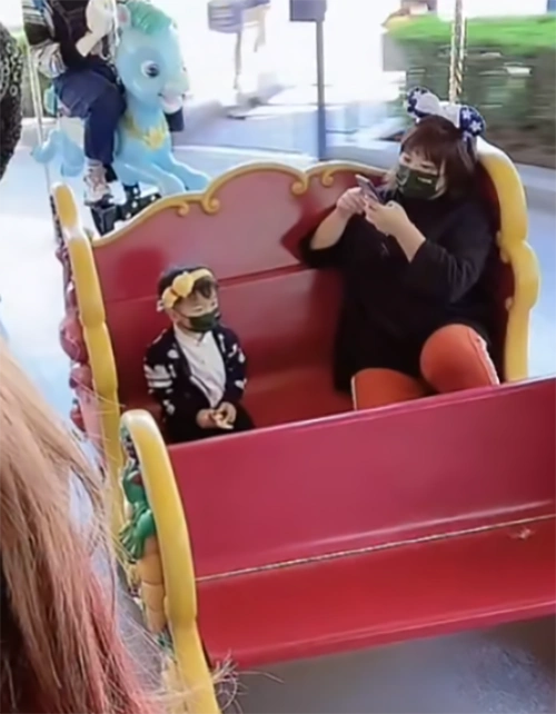 孙侨潞去世已79天,姐姐绿魔仙首次出镜和妹妹正式告别,画面泪奔