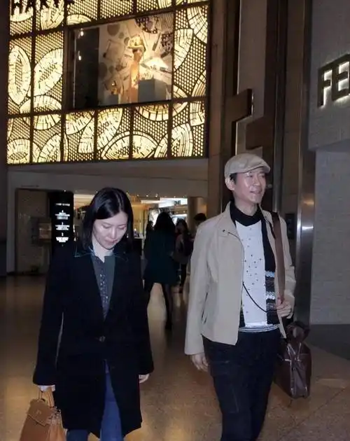 郑少秋三婚老婆认识她!