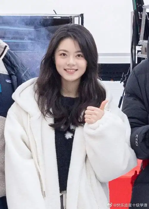 赵今麦芬兰玩雪vlog