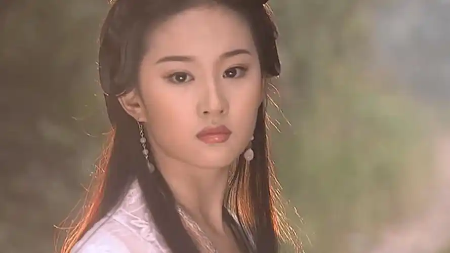 《神雕侠侣》中无论是在《天龙八部》里刘亦菲就是一个最适合古装的女