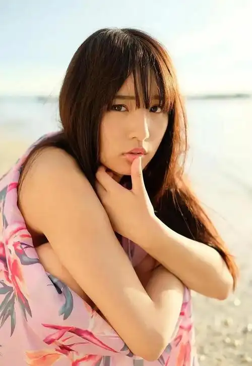日本女星清纯写真第十二弹:浅川梨奈|发型|白皙|双马尾|唯美写真_网易
