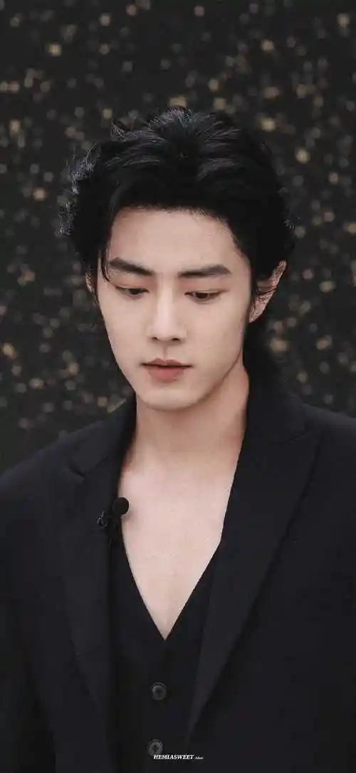 [害羞][害羞]不开玩笑 肖战这个青筋,让我亲亲 肖战这个胸肌,让我埋埋