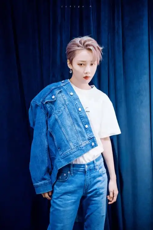 刘雨昕ck内衣代言人