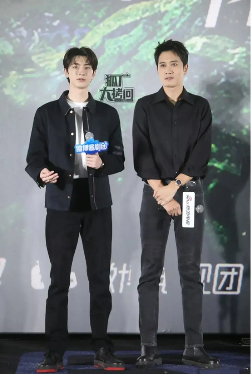 这一夜,38岁彭冠英和25岁林一同框,才知道身高对男人有多很重要