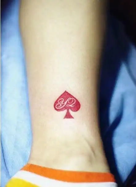 扑克牌红桃纹身图案图片