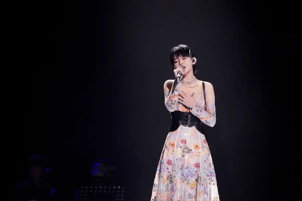 周笔畅:杨幂给我打call是很正常的事,推荐她上《姐姐3》