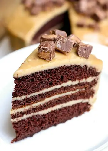 chocolate cake with caramel frosting