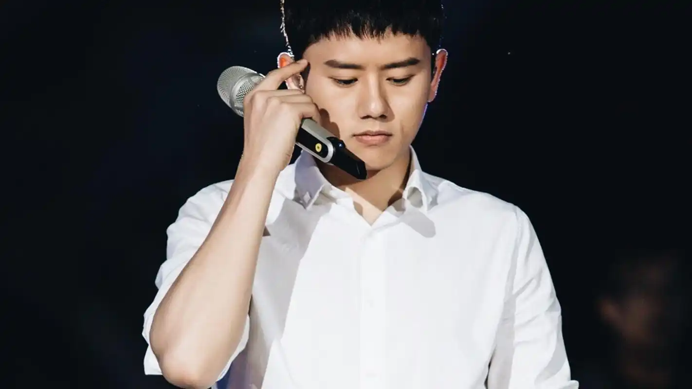 张杰明星风尚壁纸1