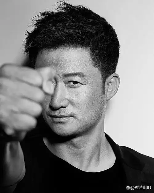 吴京拒绝安保人员围着 让一些人疑惑:为什么不让安保人员保护他呢?