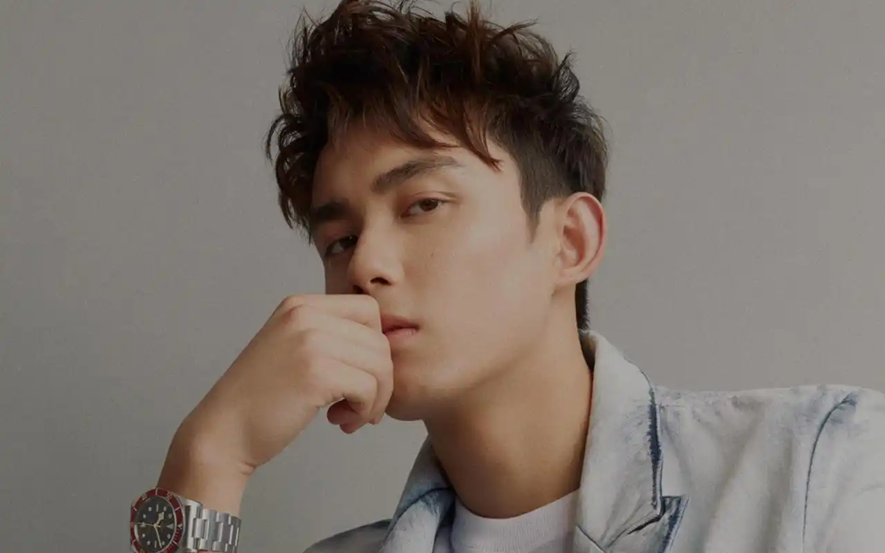 吴磊俊朗帅气时尚写真图片桌面壁纸