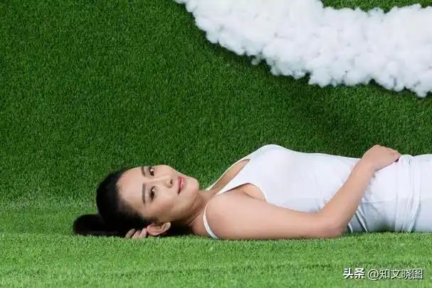 躺床上拍照怎么摆才好看,怎样摆姿势照相才是最好看的-希知网