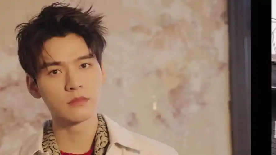 ok!封面|龚俊 栖居在可能性中