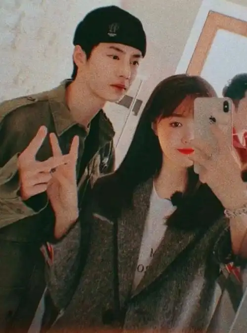 有种以假乱真叫粉丝p图蔡徐坤没啥看到王一博把手拿开