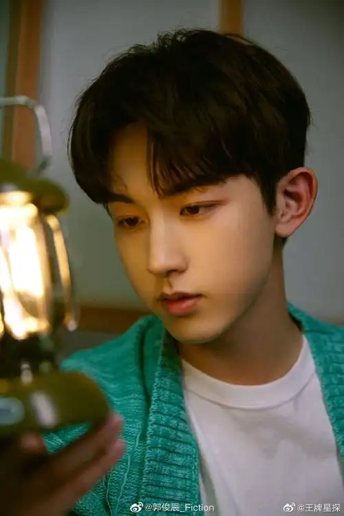 郭俊辰晒十月库存三宫格随拍##ip风向标