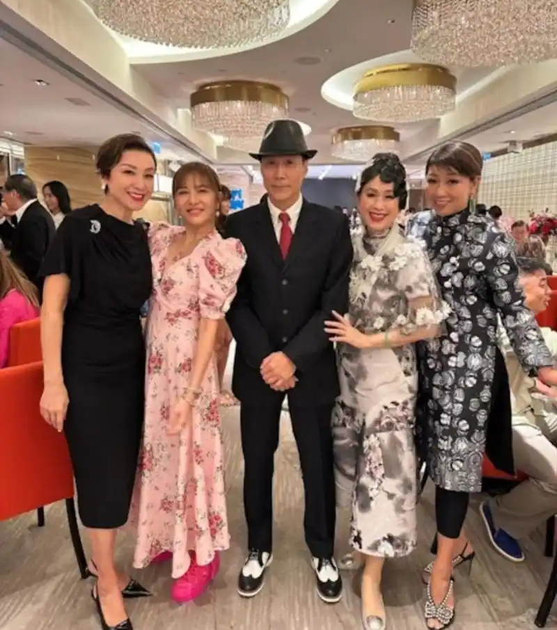 改头换面!张利华离婚后跻身上流超风光,前夫魏骏杰独自带女生活