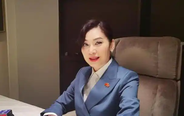 港姐邝美云曾买房10套现捐内地53所学校