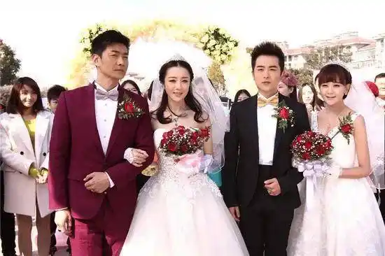 还一度传出,李依晓老公是李进荣的消息.