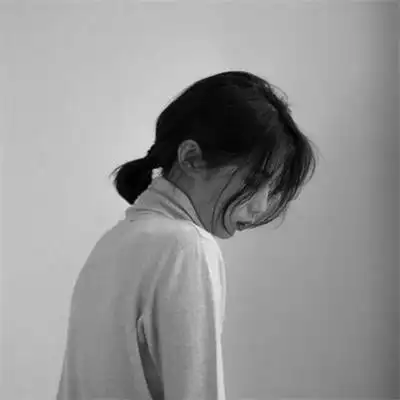 黑白女生冷酷霸气头像超酷限量版女头像暗黑系