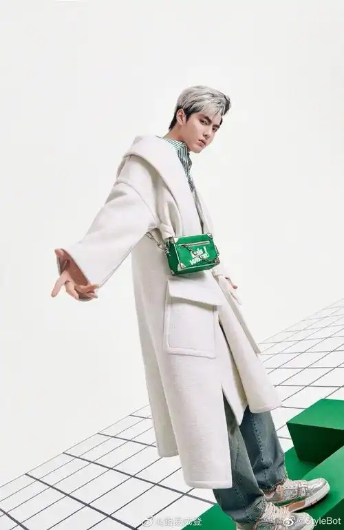 吴亦凡黑白拼色发型