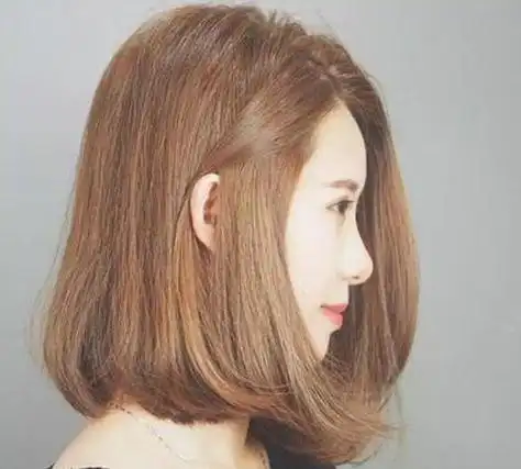 脸胖的女孩头发少适合剪什么发型 胖脸女生发型剪得有要求从修颜开始