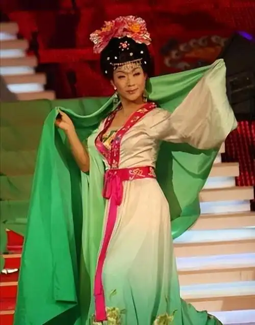 男扮女装的李玉刚终跌落神坛,不再被人们宽容,梅葆玖悔恨当初