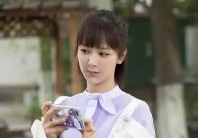 大家都知道,杨紫自《家有儿女》中夏雪一角崭露头角后,就开启了自己的