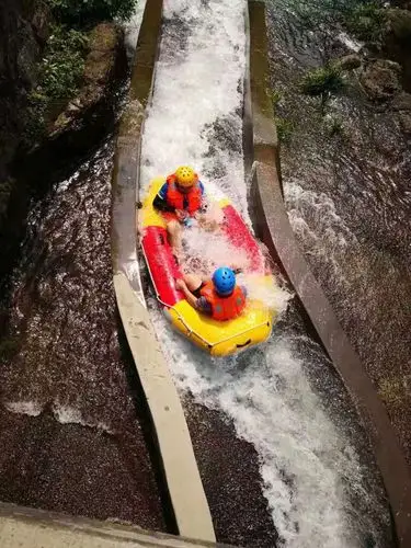 莫干山的裸心之旅 写美篇光听介绍,都感觉有多刺激和惊险,从未漂流过