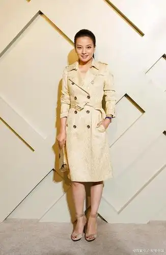 不老女神赵薇写真,一改往日的风格,这个状态会不会太赞