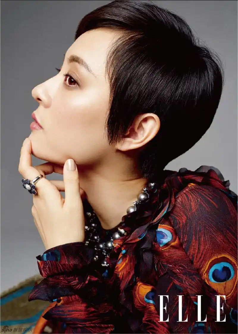 孙俪秋日大片文艺女神范儿 明眸大眼妩媚灵动