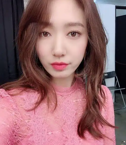 朴信惠超美自拍盘点,每一张都是精致到完美的梦幻颜值啊