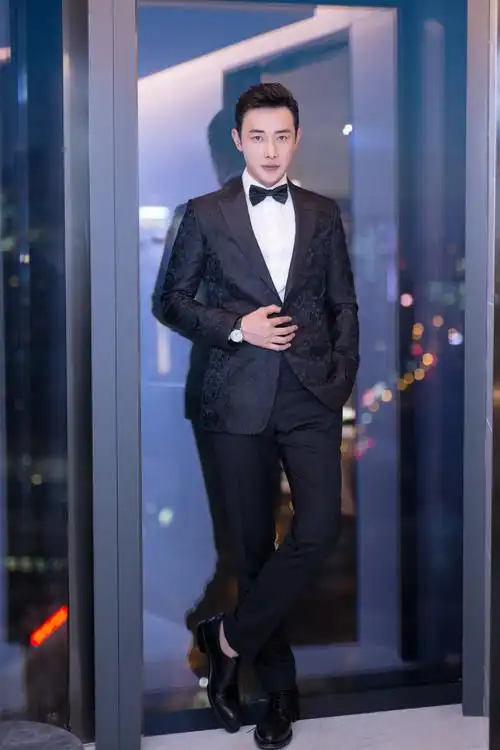 p>罗晋,1981年11月30日出生于江西省宜春市铜鼓县,中国内地影视男