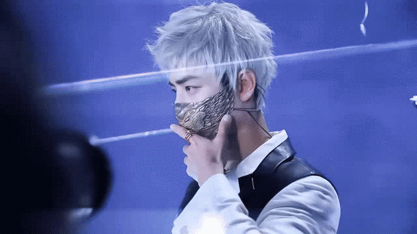 肖战#  银色发色充满神秘感,是从梦境中走出来的银发精灵  是破次元