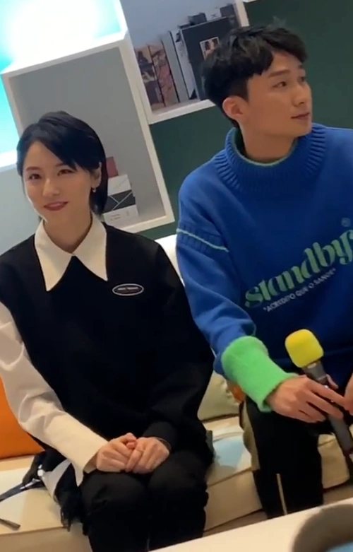 前段时间,成果和张一铎受邀参加了一次线下采访活动,二人说出了录制