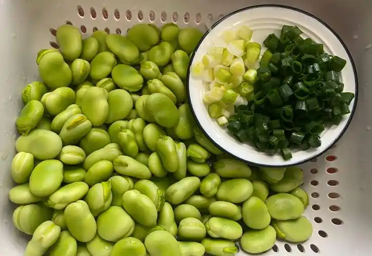 "春吃豆,胜吃肉",3月这豆正上市,一祛湿,二养胃,三减脂_蚕豆_食材