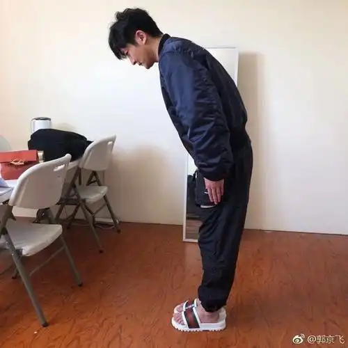 脚不大的郭京飞也能成为最稳当的男人