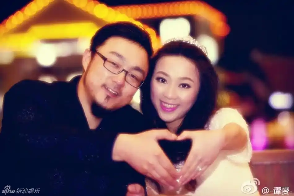 28岁歌手谭赟与怀孕妻子车祸遇难 生活照曝光