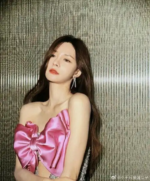 沈梦辰李莎旻子为靳梦佳打call